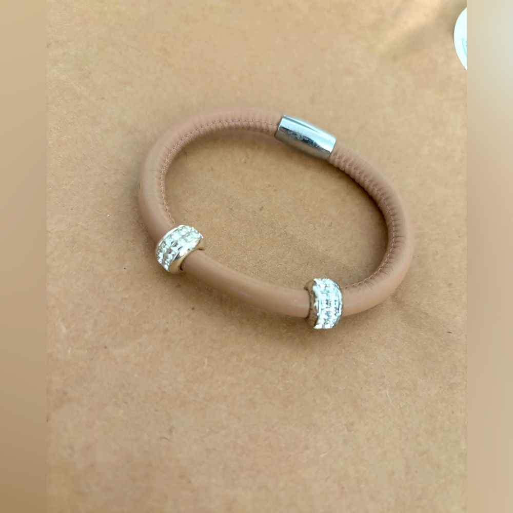 Brighton leather magnetic bracelet 2 Crystal Accents we just added Love bead - Picture 2 of 5
